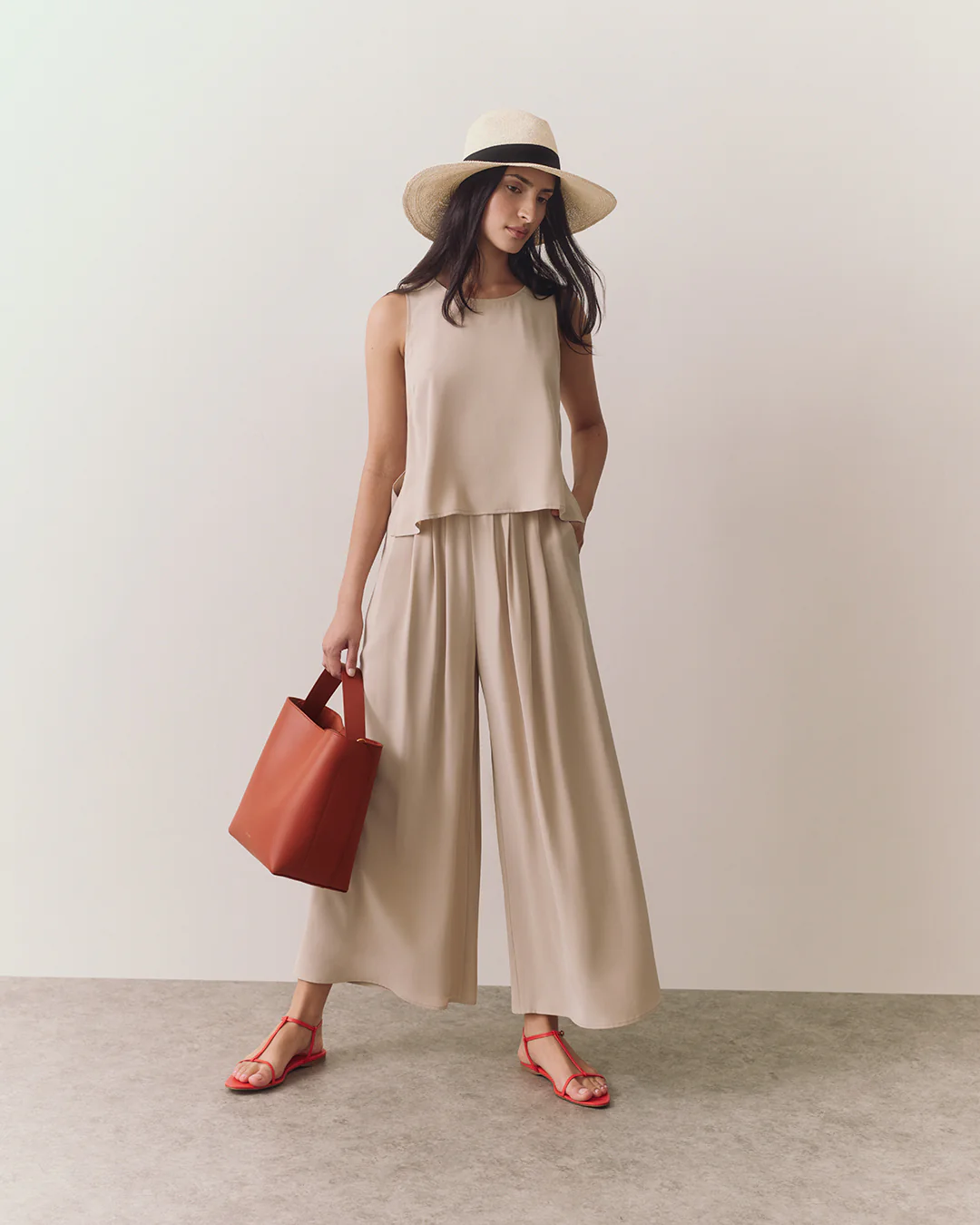 Linea Bucket Bag - Image 15