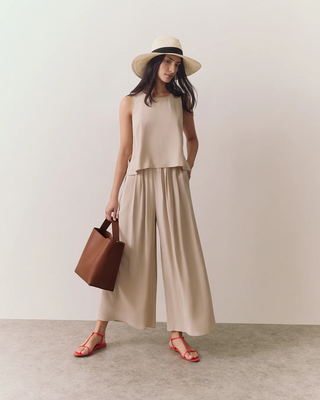 Linea Bucket Bag - Image 17