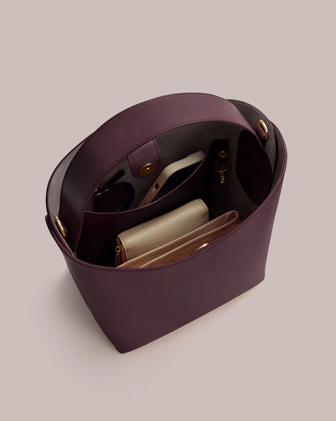 Linea Bucket Bag - Image 23