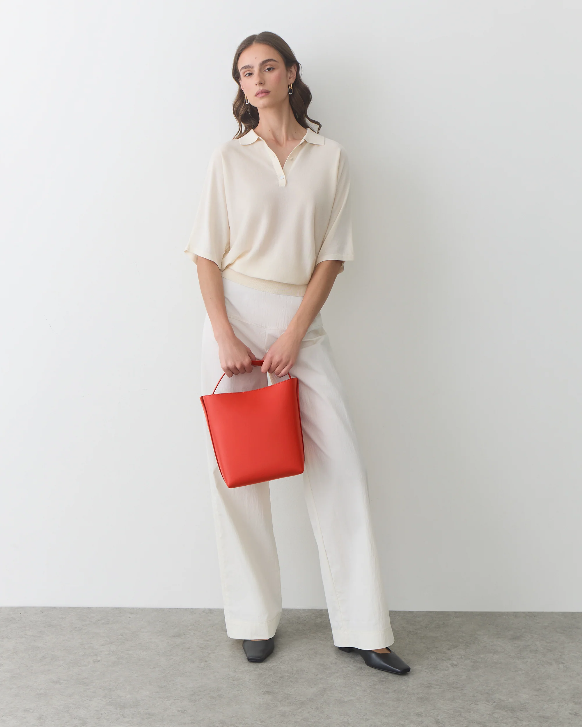 Linea Bucket Bag - Image 31