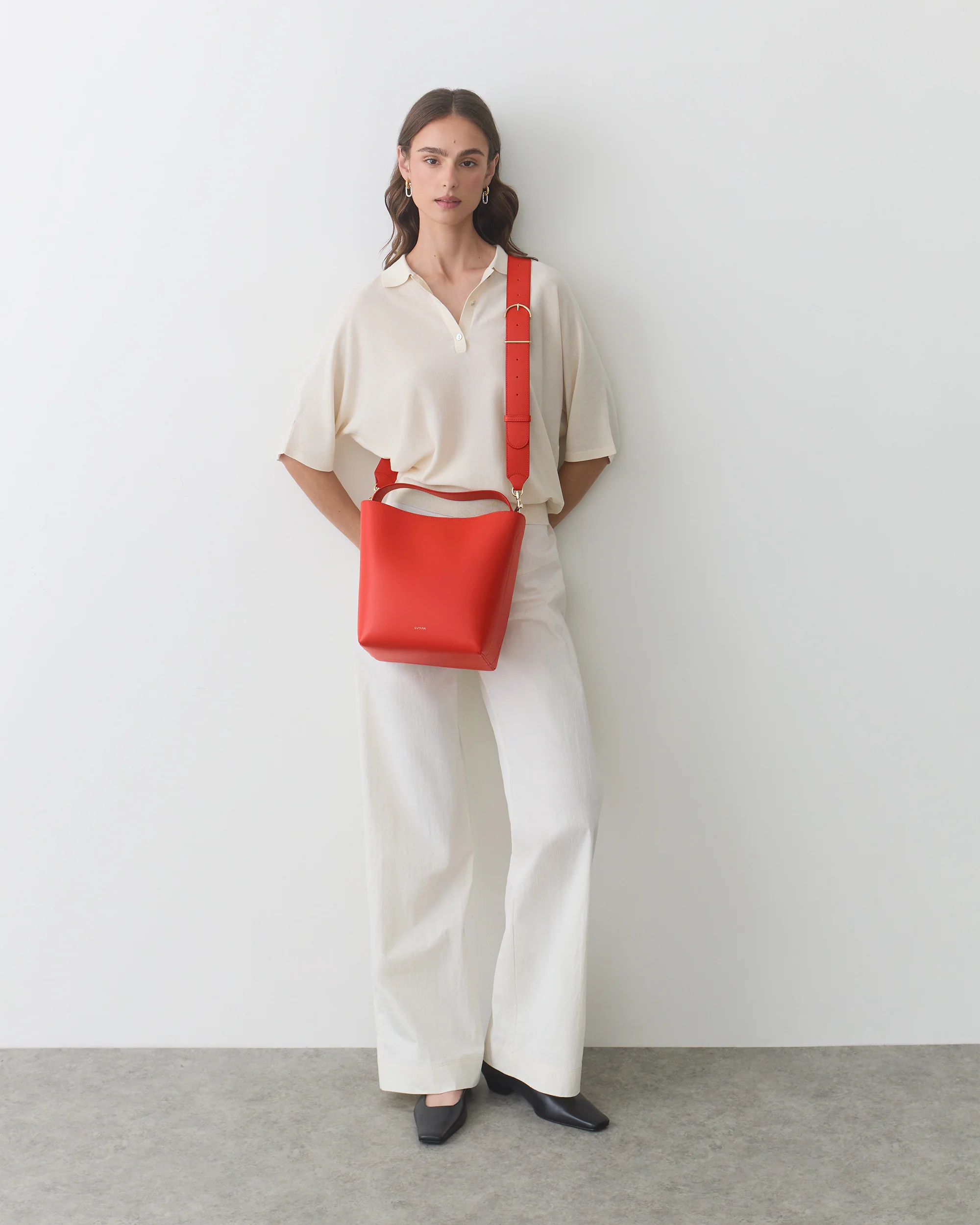 Linea Bucket Bag - Image 32