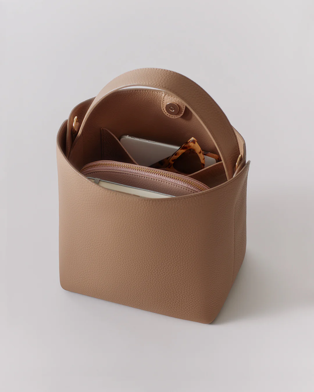 Linea Bucket Bag - Image 27