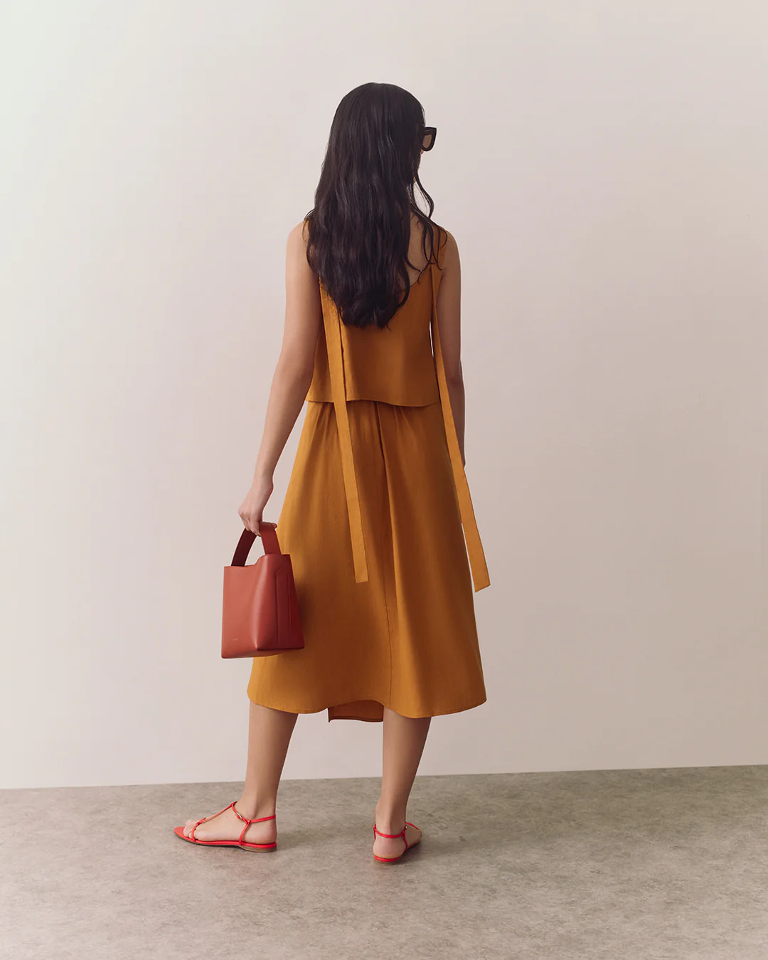 Linen Cropped Tank - Image 11