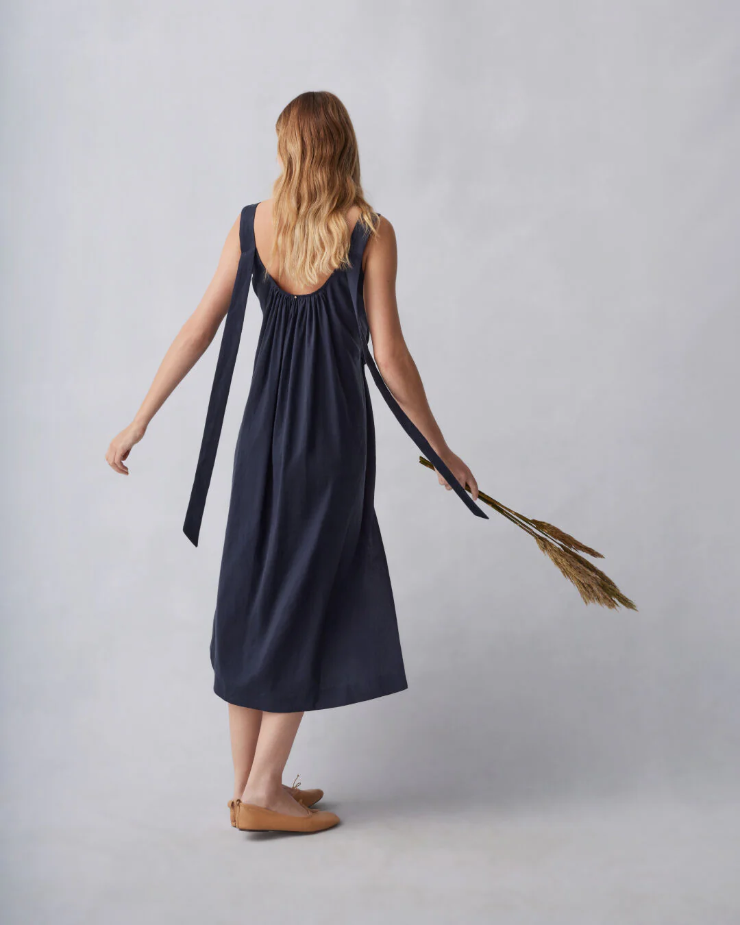 Linen Gathered Back Dress - Image 4