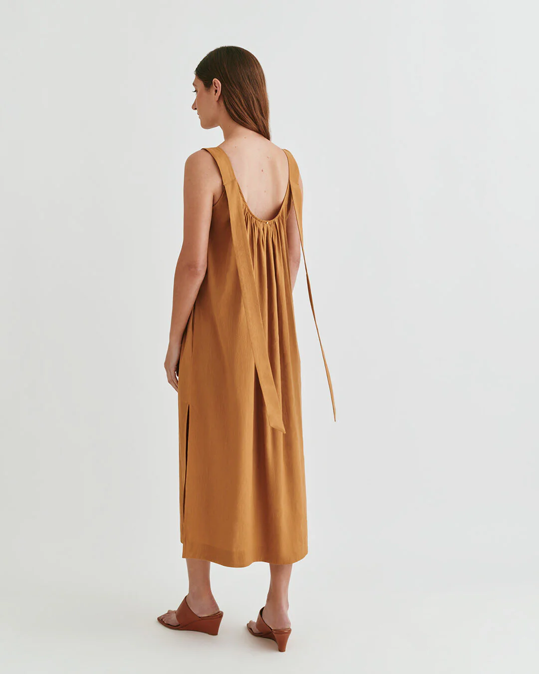 Linen Gathered Back Dress - Image 9