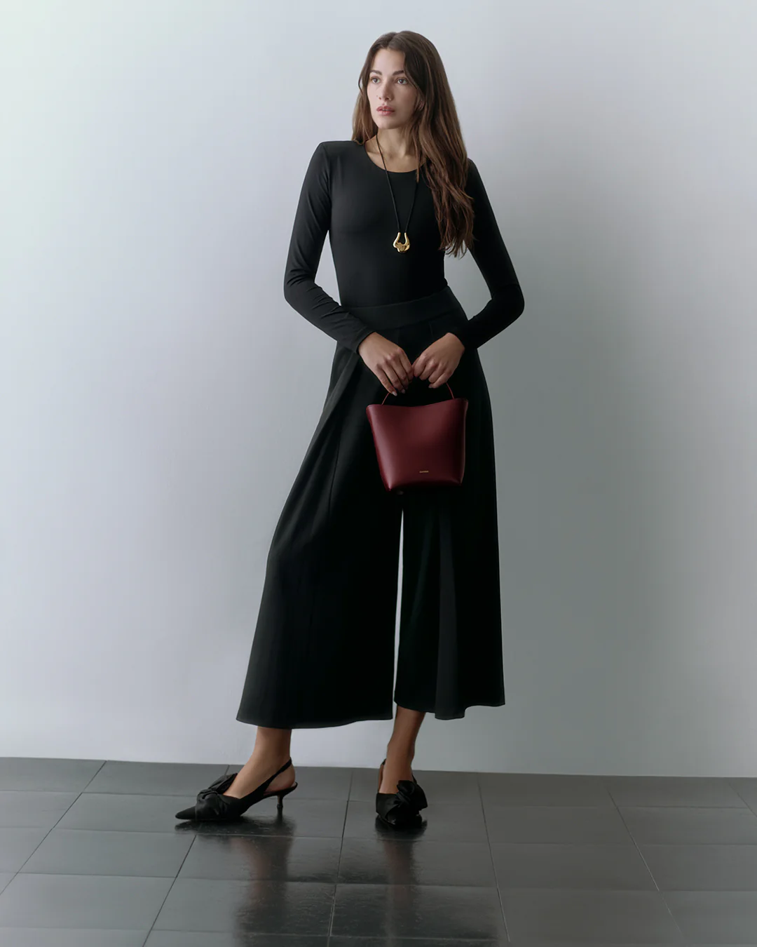 Mini Linea Bucket Bag - Image 7