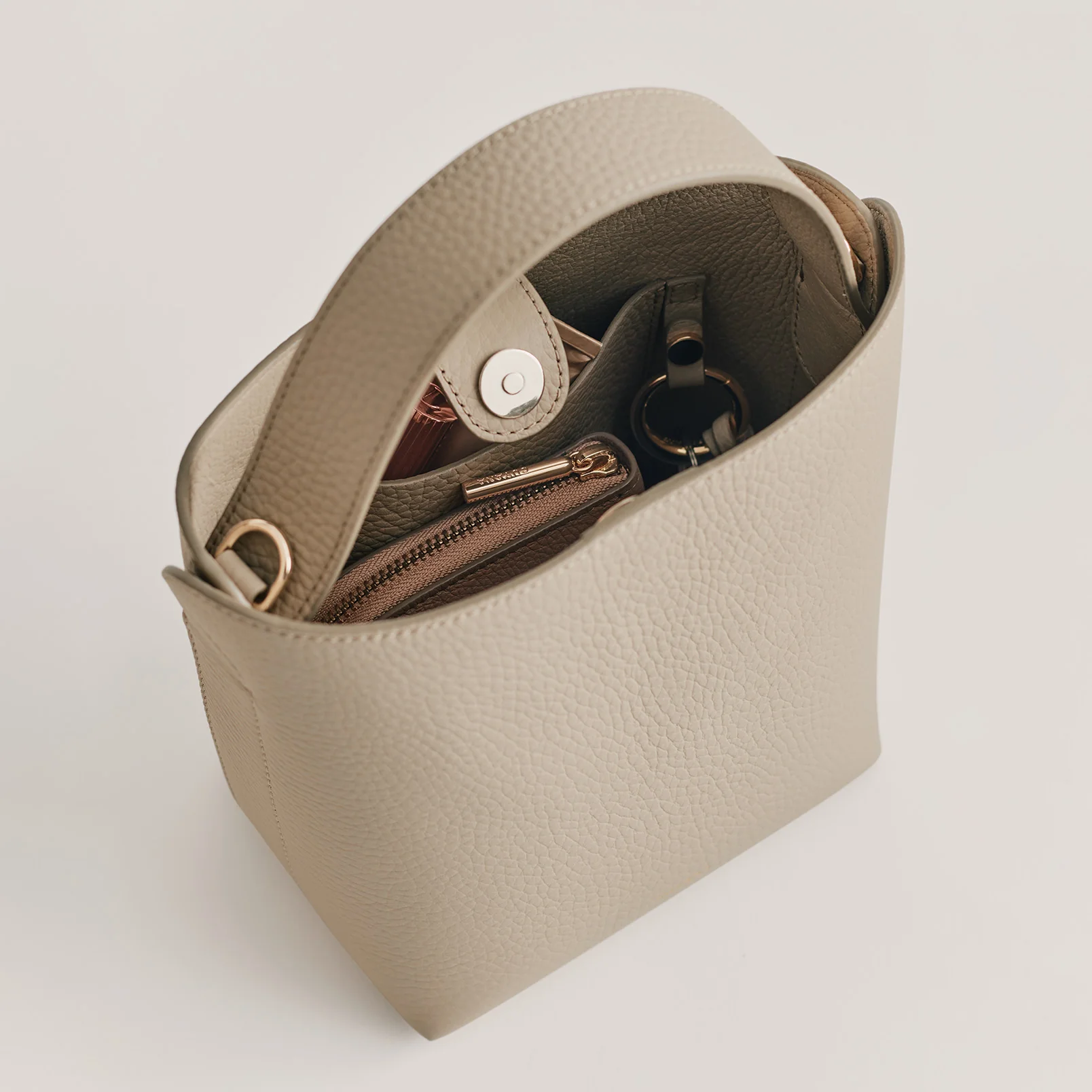 Mini Linea Bucket Bag - Image 5