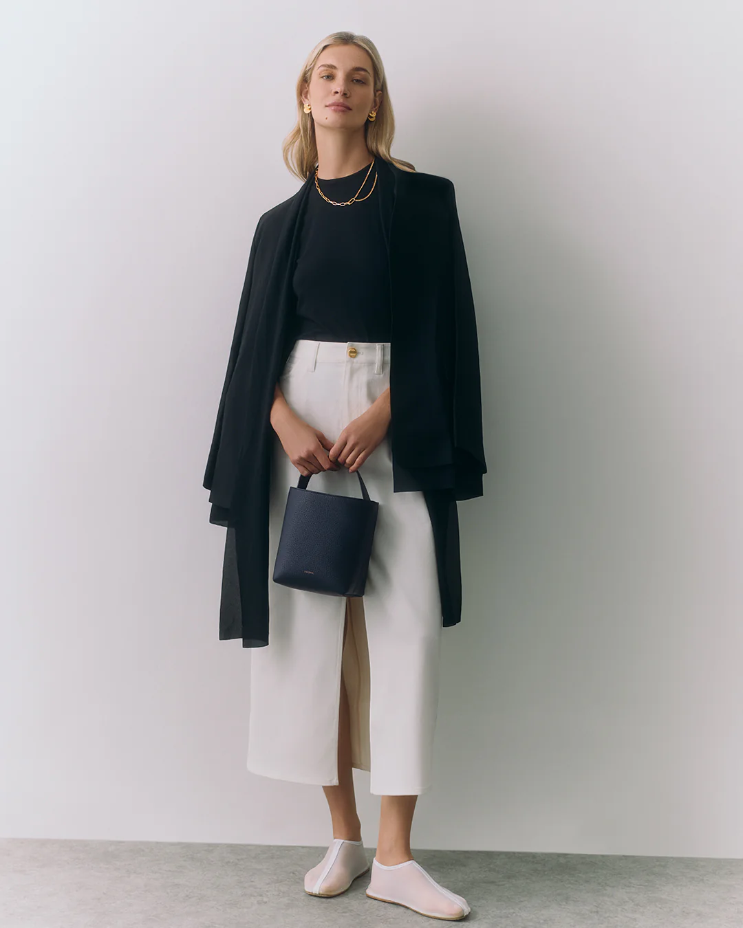Mini Linea Bucket Bag - Image 66