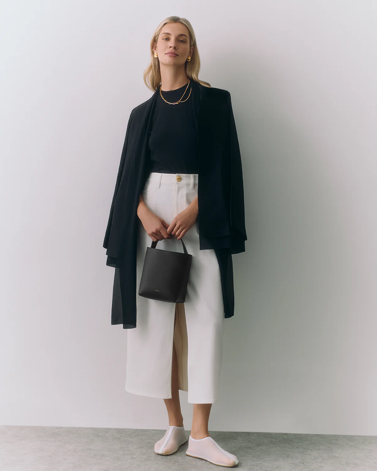 Mini Linea Bucket Bag - Image 67