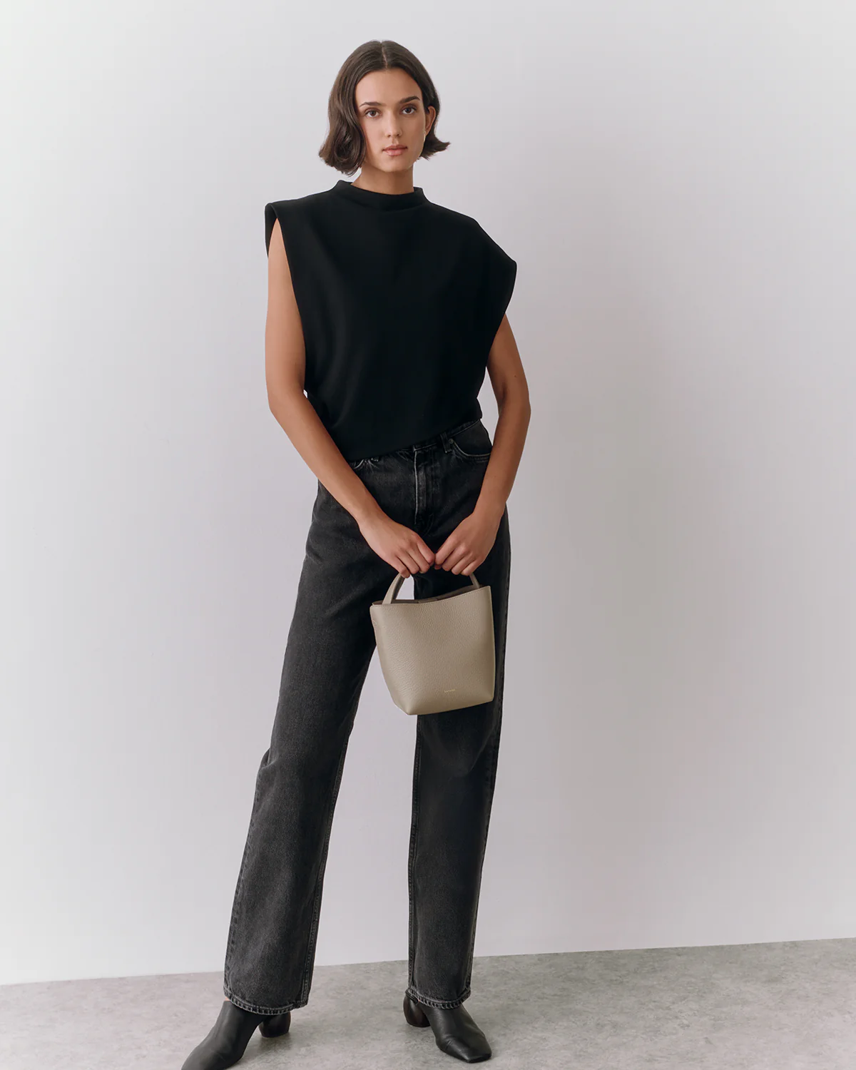 Mini Linea Bucket Bag - Image 72