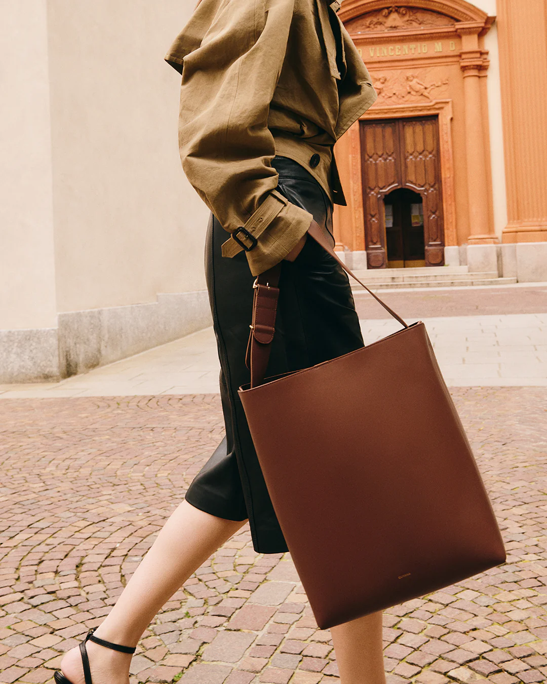 Oversized Linea Bag - Image 15