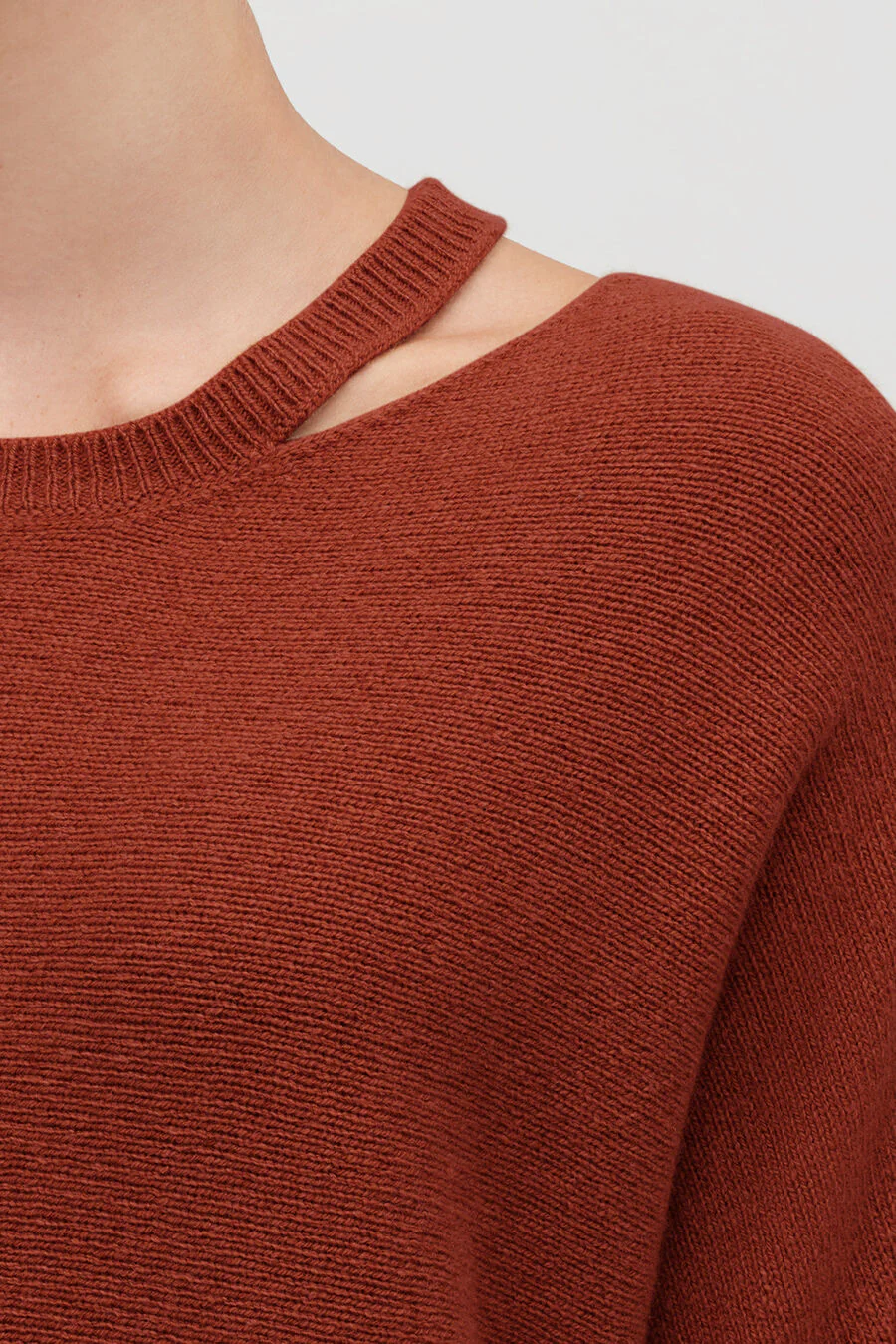 Recycled Cashmere Split-Neck Sweater - Image 16