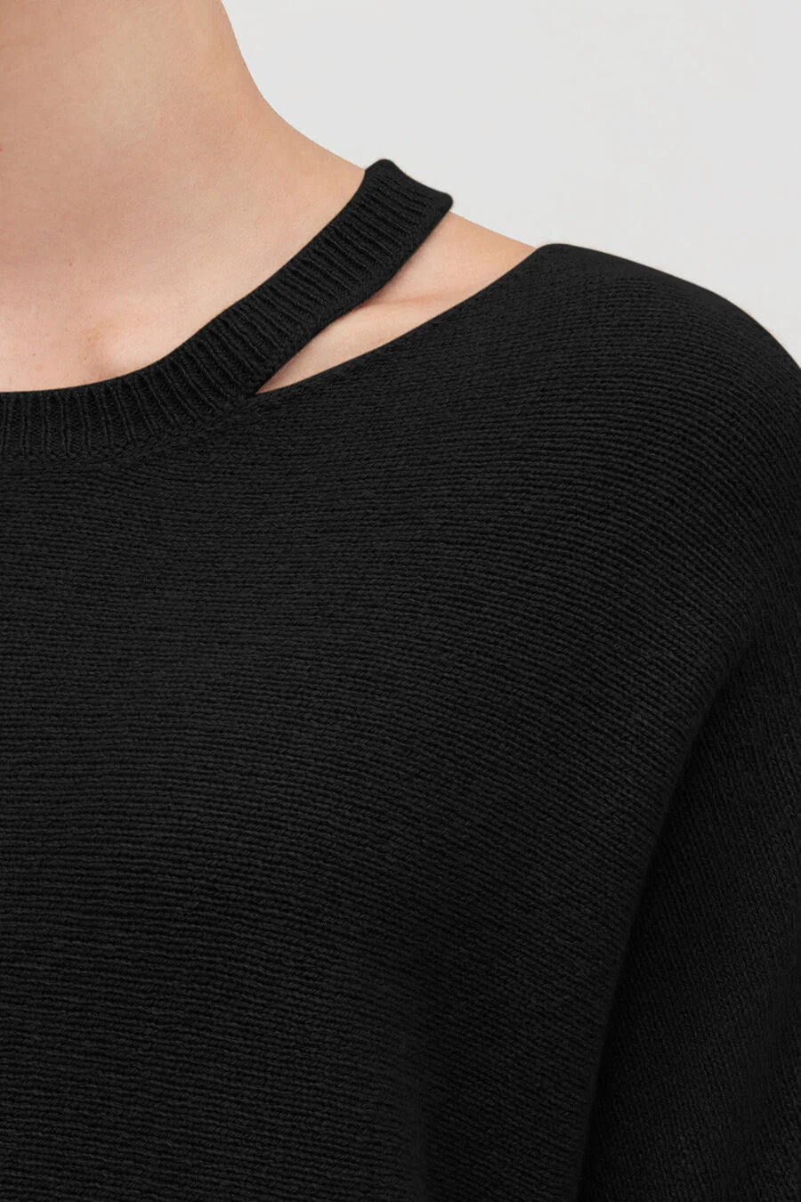 Recycled Cashmere Split-Neck Sweater - Image 4