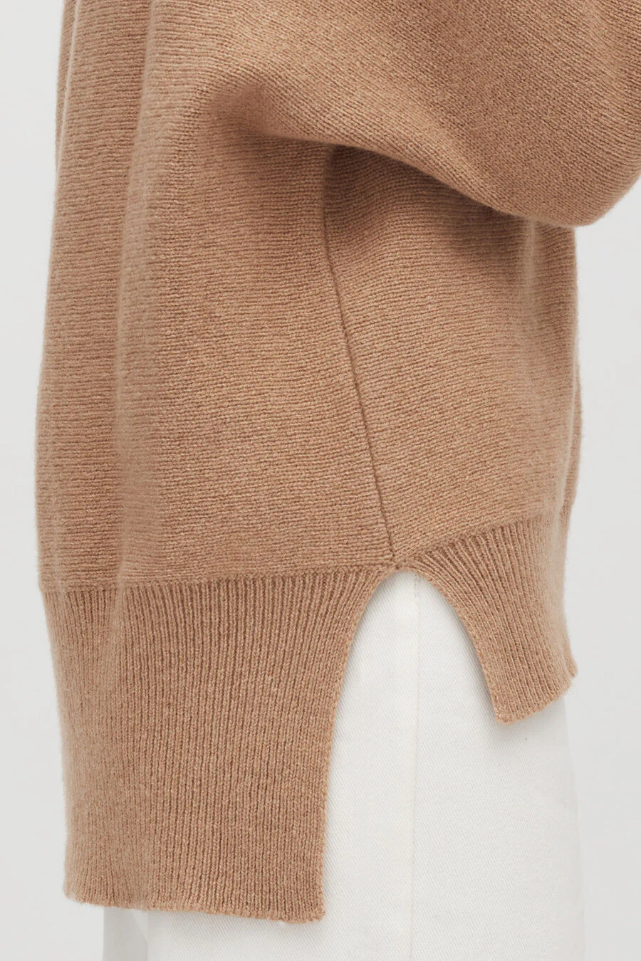 Recycled Cashmere Split-Neck Sweater - Image 9