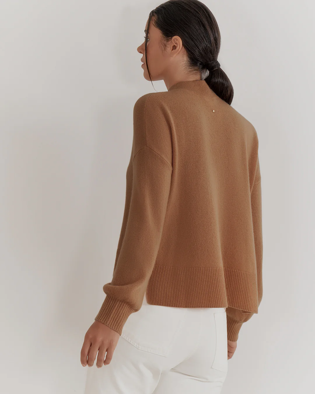 Single Origin Cashmere Cropped Sweater - Image 12