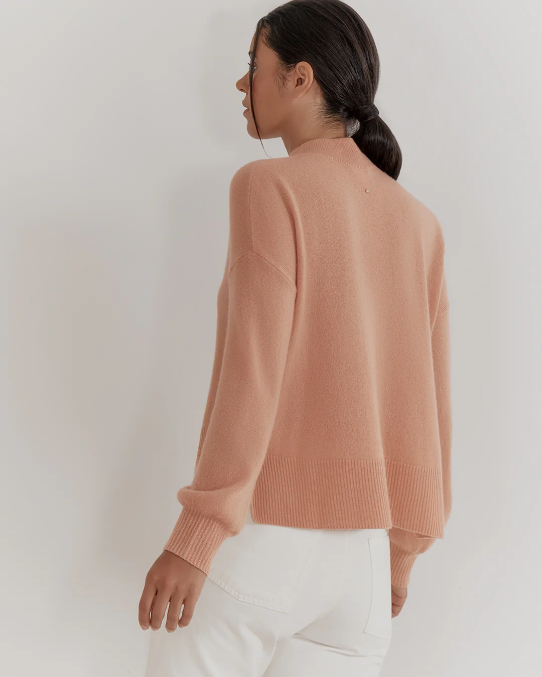 Single Origin Cashmere Cropped Sweater - Image 4