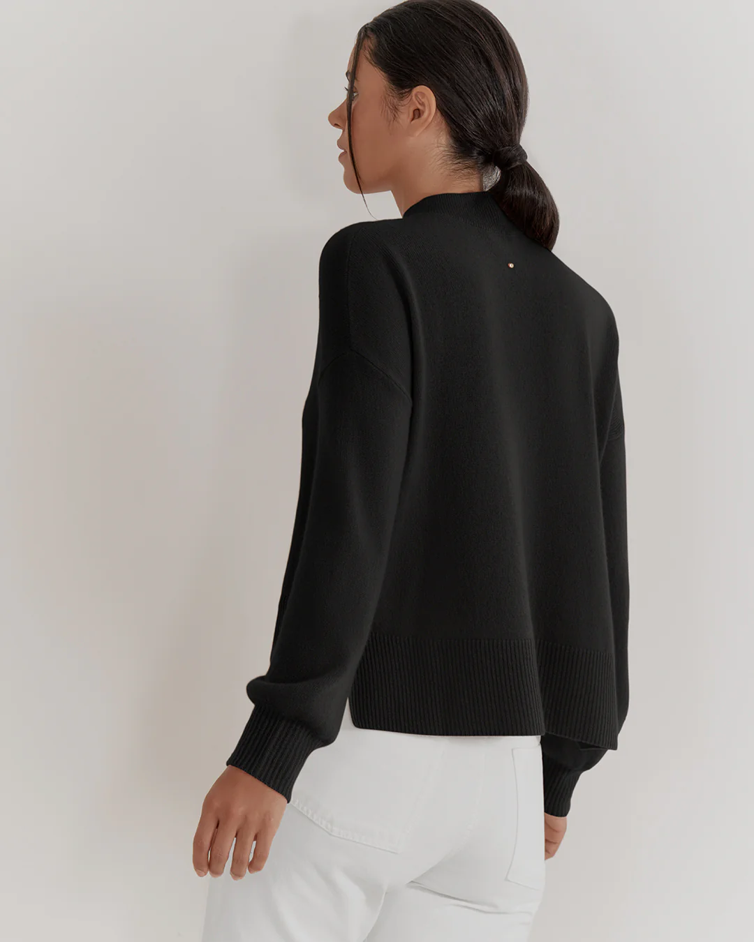 Single Origin Cashmere Cropped Sweater - Image 7